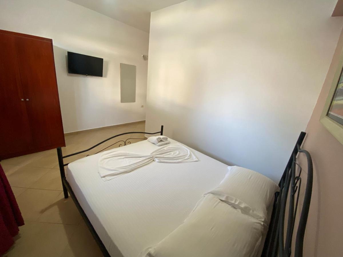 Resol Hotel Ksamil Eksteriør billede