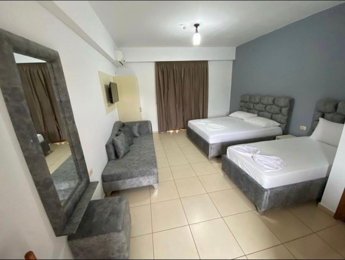 Resol Hotel Ksamil Eksteriør billede