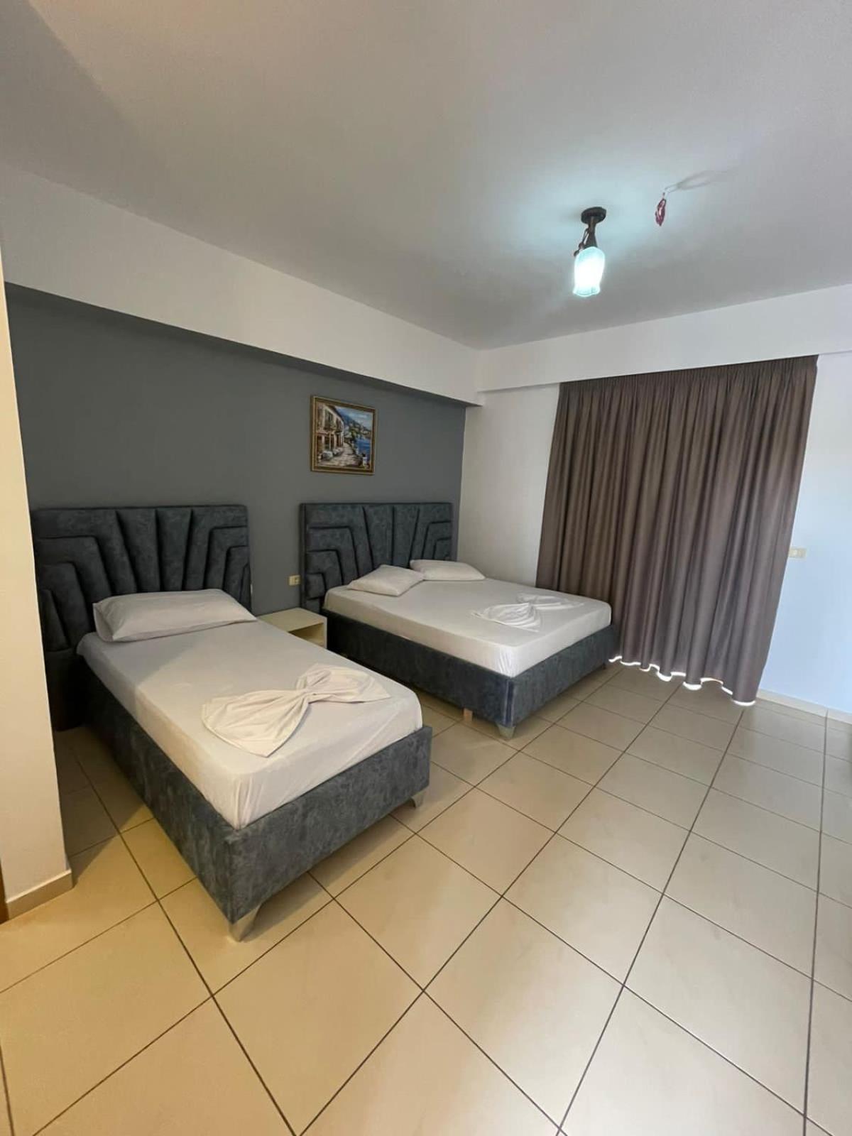 Resol Hotel Ksamil Eksteriør billede
